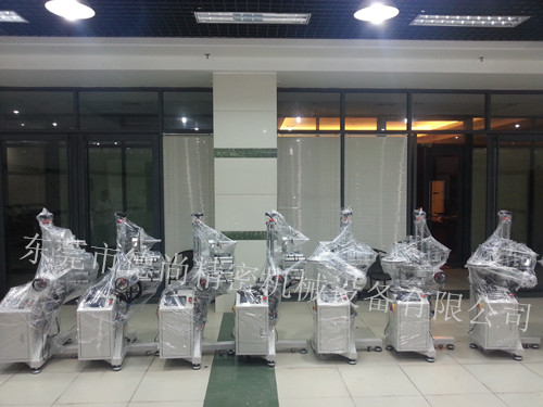 擺臂、側(cè)貼貼標機成品展示圖.jpg